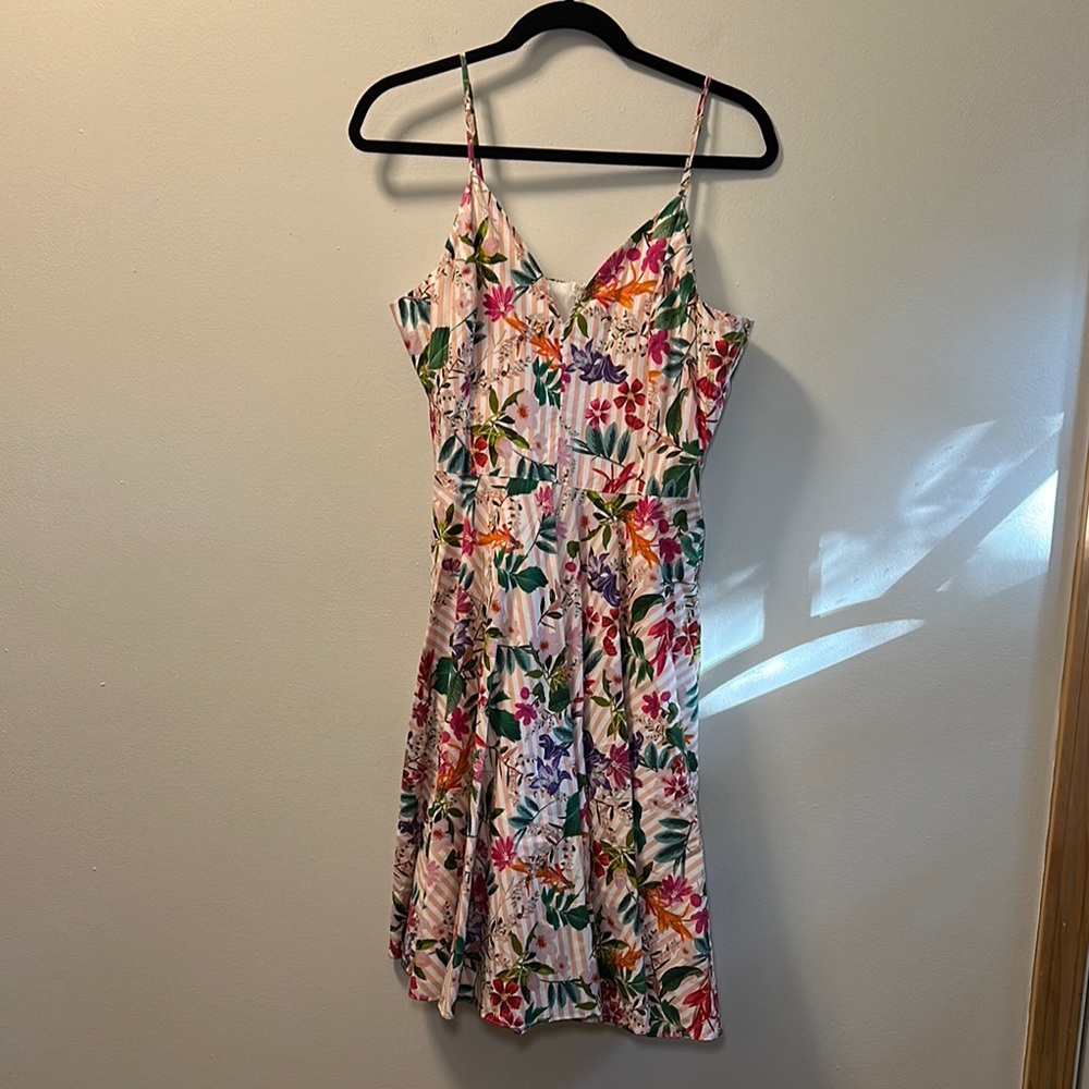 Gianni Bini Women’s Sleeveless VNeck Floral/Pink Strip Dress Size 12